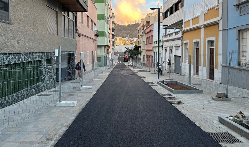 El avance de la remodelación de la calle La Rosa obliga a nuevas modificaciones viales